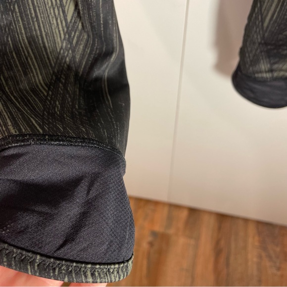 Lululemon Fresh Mesh Run Crop Sz 4 - Picture 16 of 16